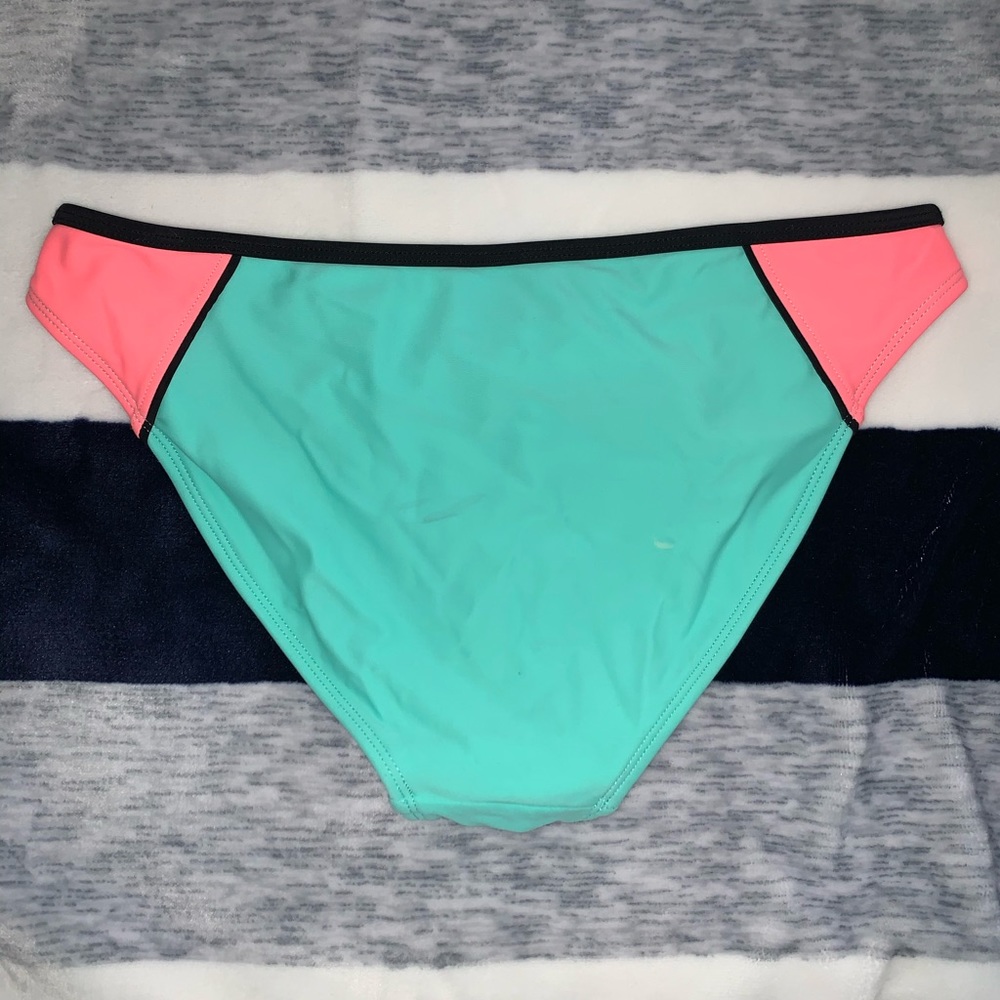 Bikini Bottom - Picture 2 of 3